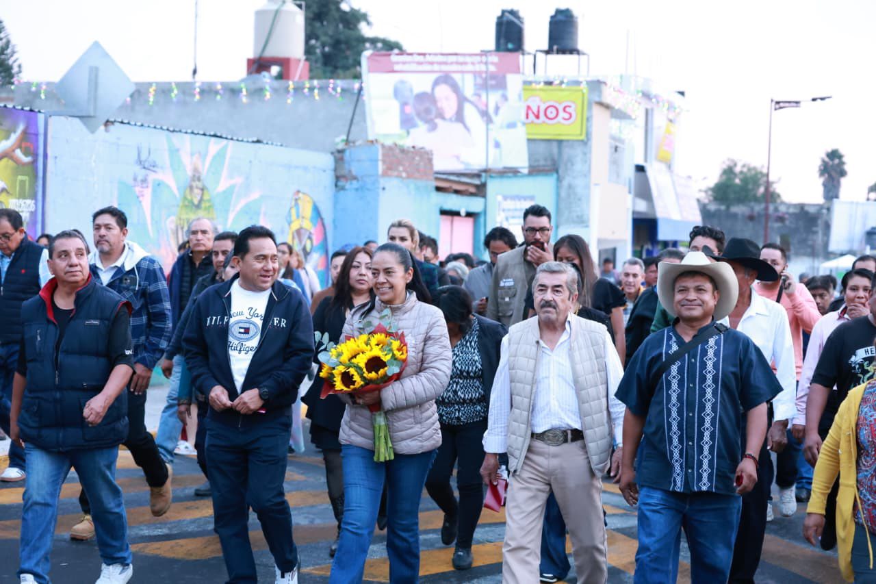 ATLIXQUENSES RESPALDAN A ARIADNA AYALA EN IMPORTANTE ENTREGA DE OBRA