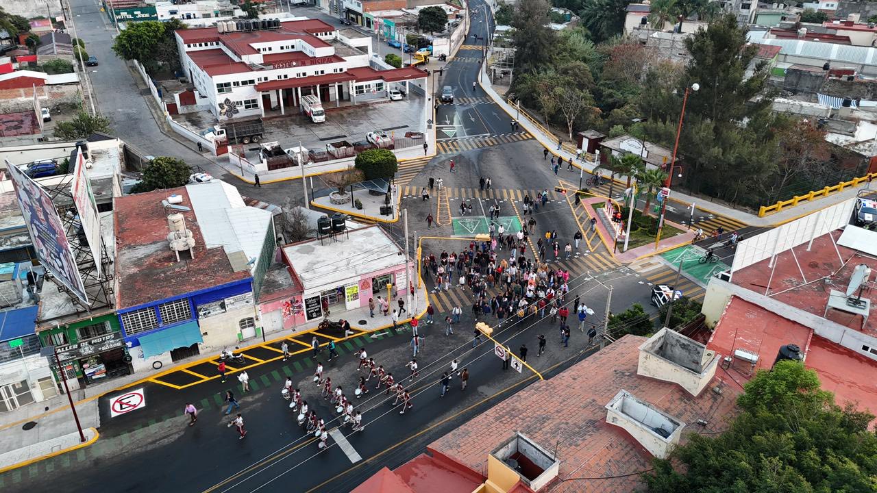 ATLIXQUENSES RESPALDAN A ARIADNA AYALA EN IMPORTANTE ENTREGA DE OBRA